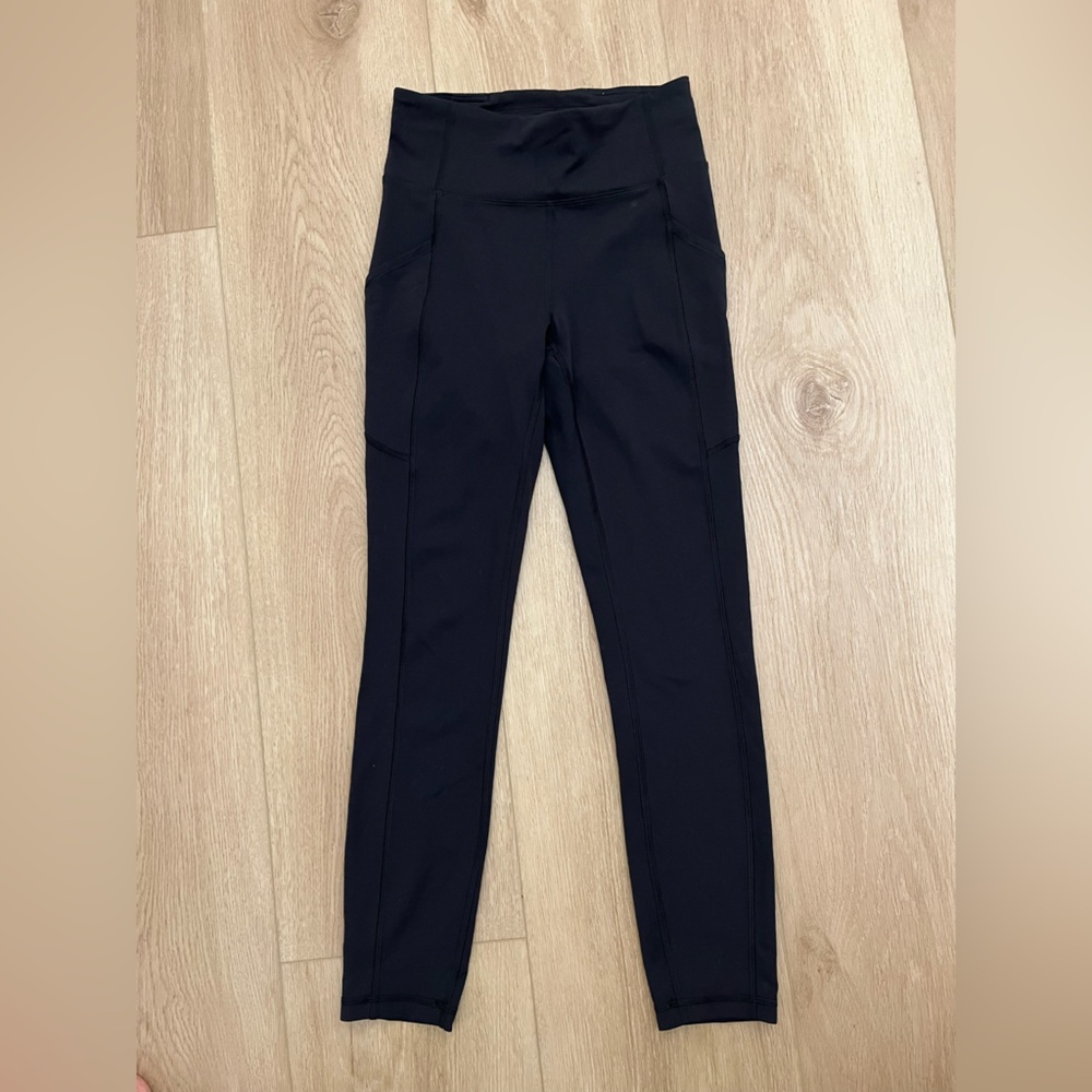 Lululemon pants with side pockets